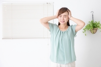 義実家への帰省が憂鬱すぎる！「〇〇家の墓には入るな！と言ってくる義母」「義姉がうるさい」