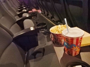 一部映画館で「全席販売」を再開へ　飲食が制限される可能性も
