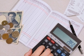 世帯年収1000万円の質素な暮らし「服はフリマアプリかGU。頻繁に外食すると家計が圧迫される」