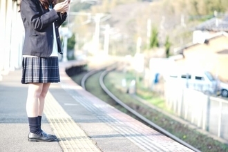 世帯年収600～800万円のリアル「下の子が私立高校で家計が火の車」「贅沢はできないがひもじくもない」