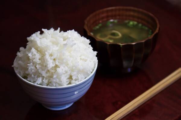 飲食店の ごはんおかわり自由 は何杯まで許されるのか 食えるだけ食えばいい Vs 他の客の分は残せ 16年7月25日 エキサイトニュース