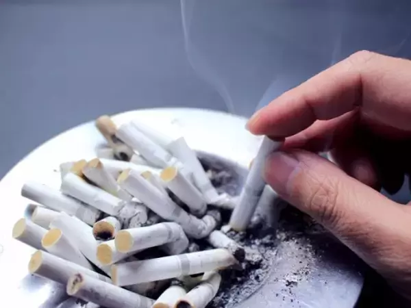 「変わりゆく職場の喫煙事情　「IQOSなら屋内で吸ってもOK」になっても、非喫煙者は複雑」の画像