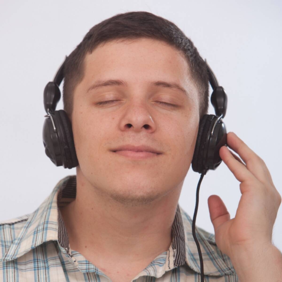 職場のヘッドホンは 仕事の集中力アップ に効果的なのか コードを書くときだけ つけるエンジニアも 16年7月4日 エキサイトニュース