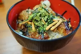 土用の丑 コンビニで買える疑似ウナギ うな次郎 白身魚の底力 リアルな見た目でうな丼気分を満喫 18年7月日 エキサイトニュース