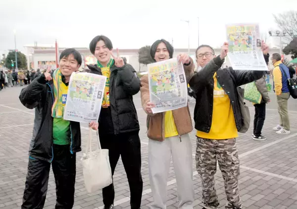 ジェフＪ１復帰１７年ぶり　昇格伝える本紙号外配布　苦楽共にしたファン笑顔