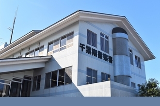 強盗致傷の疑い、１８歳を再逮捕　千葉市緑区の路上連続事件　「追いかけられないように靴を奪った」