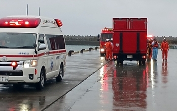 【速報】男性２人が海に転落　１人救助、１人不明　銚子漁港近くの堤防