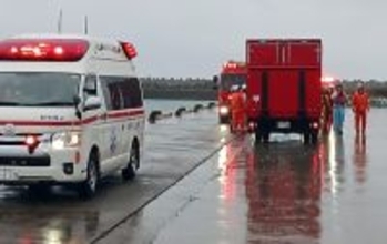 【速報】男性２人が海に転落　１人救助、１人不明　銚子漁港近くの堤防