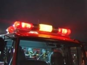 【速報】住宅火災、２人救急搬送　女児２人含む３人と連絡取れず　千葉・睦沢