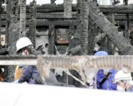 【速報】茂原で住宅全焼　焼け跡の女性遺体に刃物のようなもの刺さる　住人は２人か、ともに連絡取れず　千葉県警捜査