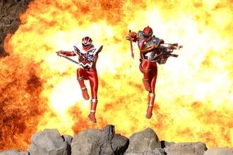 「魔進戦隊キラメイジャー VS リュウソウジャー」予告編｜リュウソウレッド新フォーム解禁！