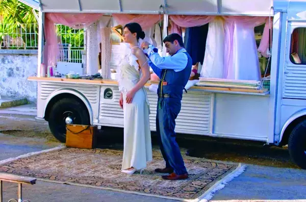 「『テーラー　人生の仕立て屋』ジューンブライドにぴったり！ウェディングドレス写真解禁」の画像