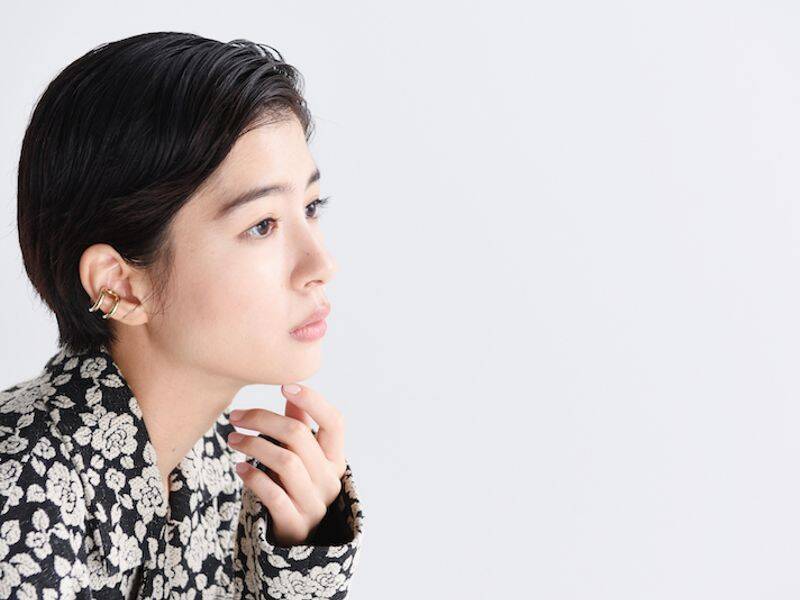 「性別関係なく、惹かれるときは惹かれるのが人間」映画『君は永遠にそいつらより若い』主演・佐久間由衣インタビュー