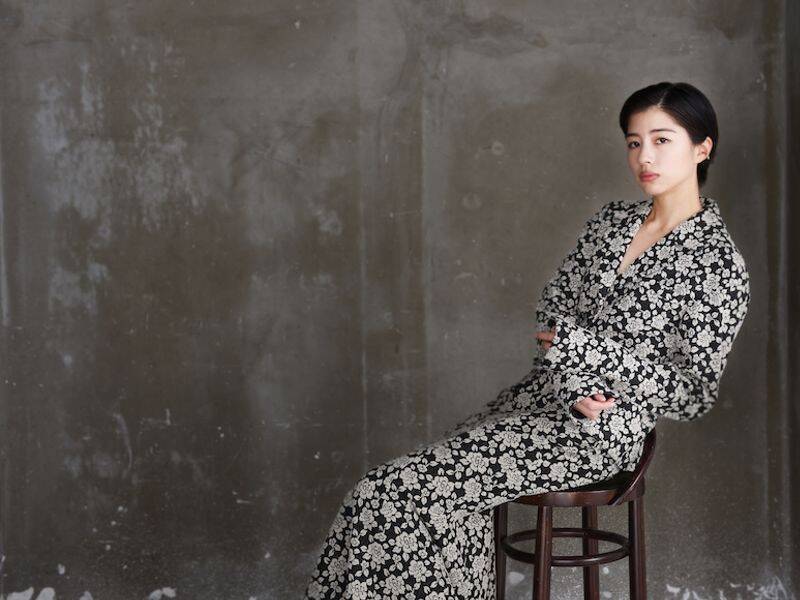 「性別関係なく、惹かれるときは惹かれるのが人間」映画『君は永遠にそいつらより若い』主演・佐久間由衣インタビュー