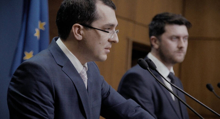 『コレクティブ 国家の嘘』日本でも他人事じゃない「腐ってやがる…！」な事実に胸をえぐられまくるドキュメンタリー映画になった理由