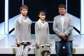 生駒里奈と松田凌の“ひとり芝居”「僕とメリーヴェルの7322個の愛」開幕！
