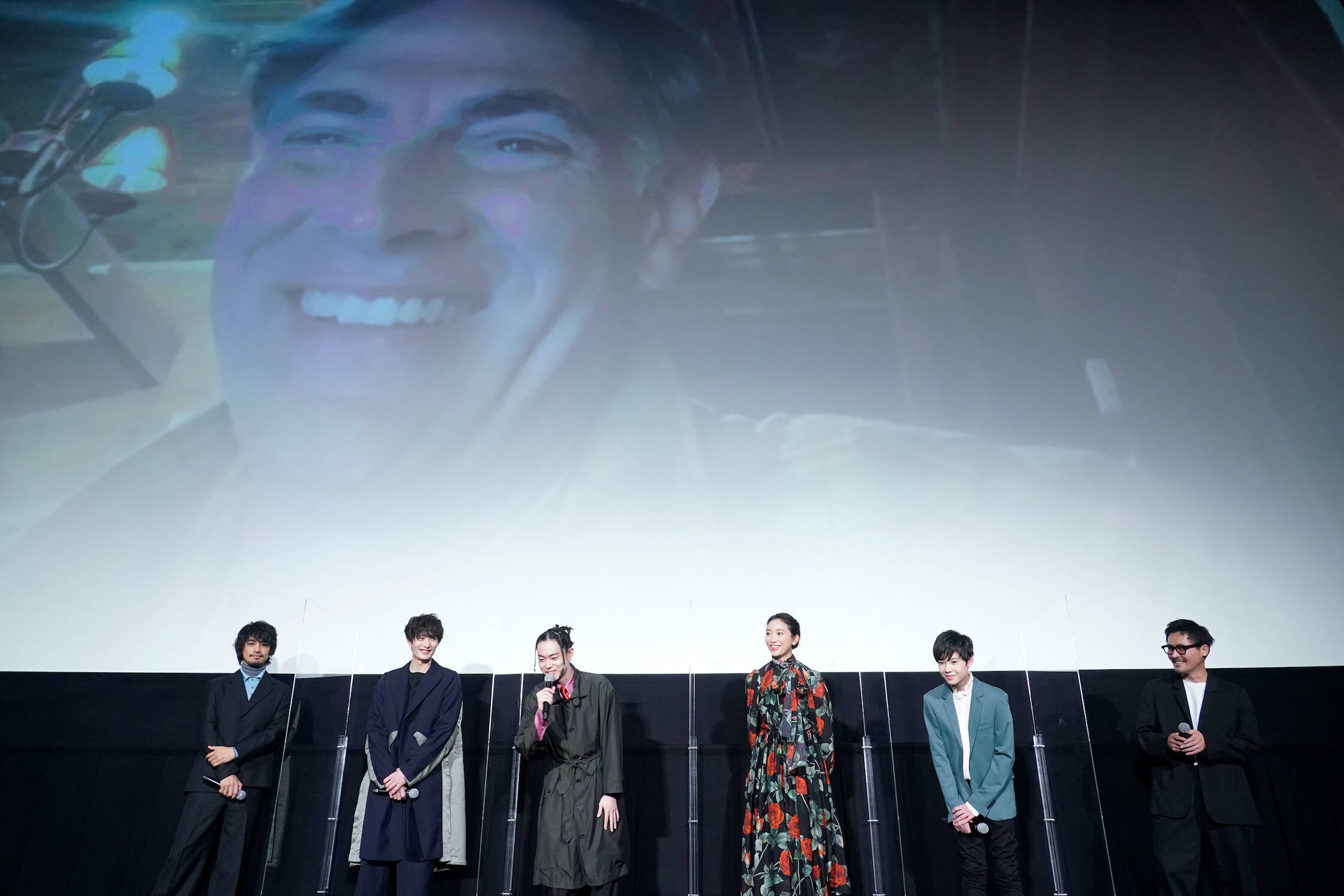 菅田将暉「満席の皆さんの前に立てて嬉しい！」『CUBE 一度入ったら、最後』 初日舞台挨拶