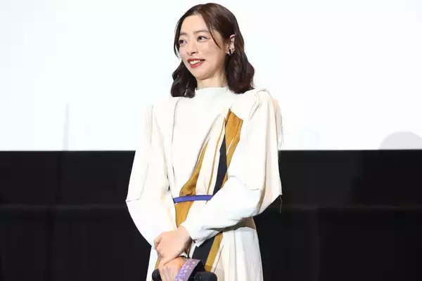 「田中みな実 『ずっと独身でいるつもり？』公開記念舞台挨拶「自分が信じたまま、たくましく生きていこうと思える作品」」の画像