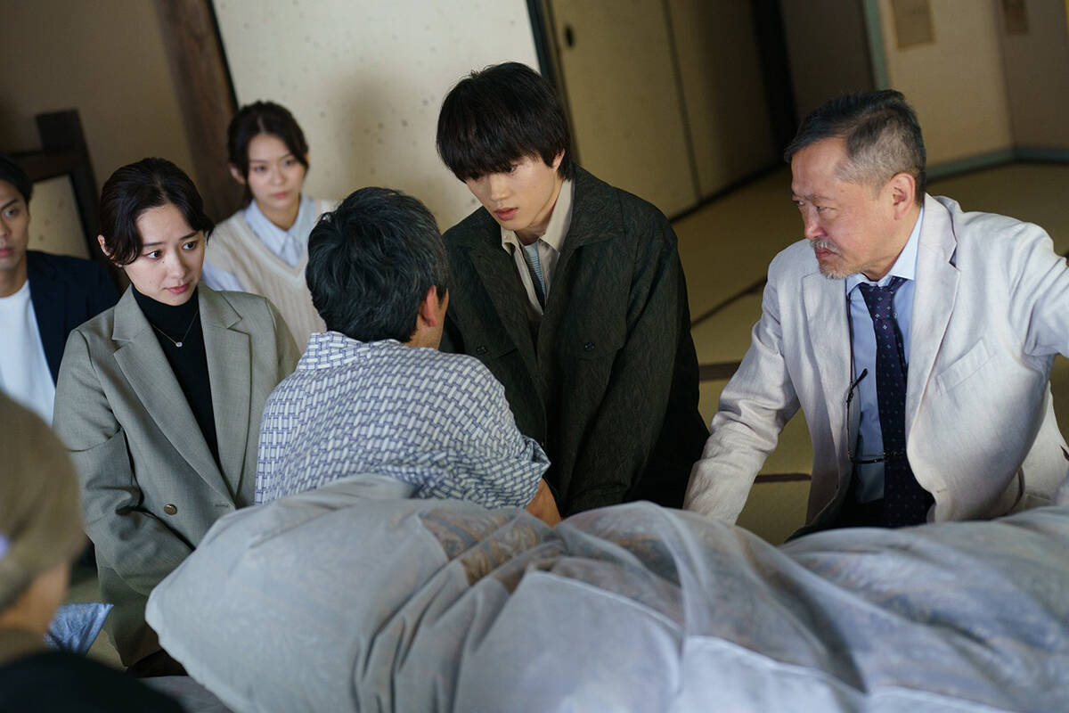 映画『八つ墓村』金田一役の尾上松也、奥智哉、堀田真由ら鍵を握る人物を捉えた場面写真10点公開