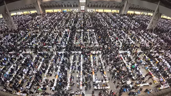 「NHK『ぼくらのコミケ史　好きが紡いだ50年』が3月1日放送。えなこら出演。語りは上坂すみれ」の画像