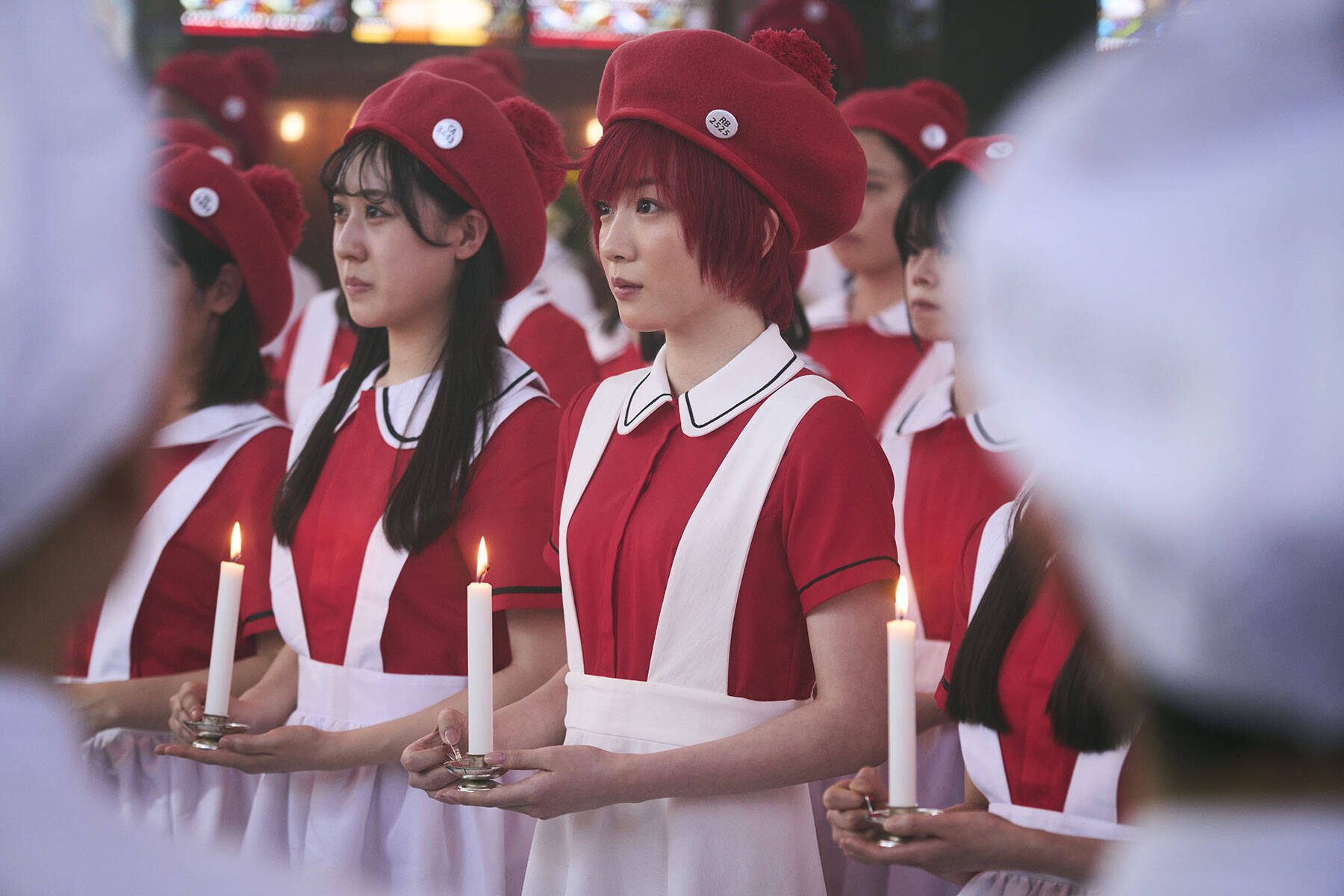 映画『はたらく細胞』から永野芽郁、佐藤健ら細胞たちが芦田愛菜演じる高校生の体内で働く場面写真