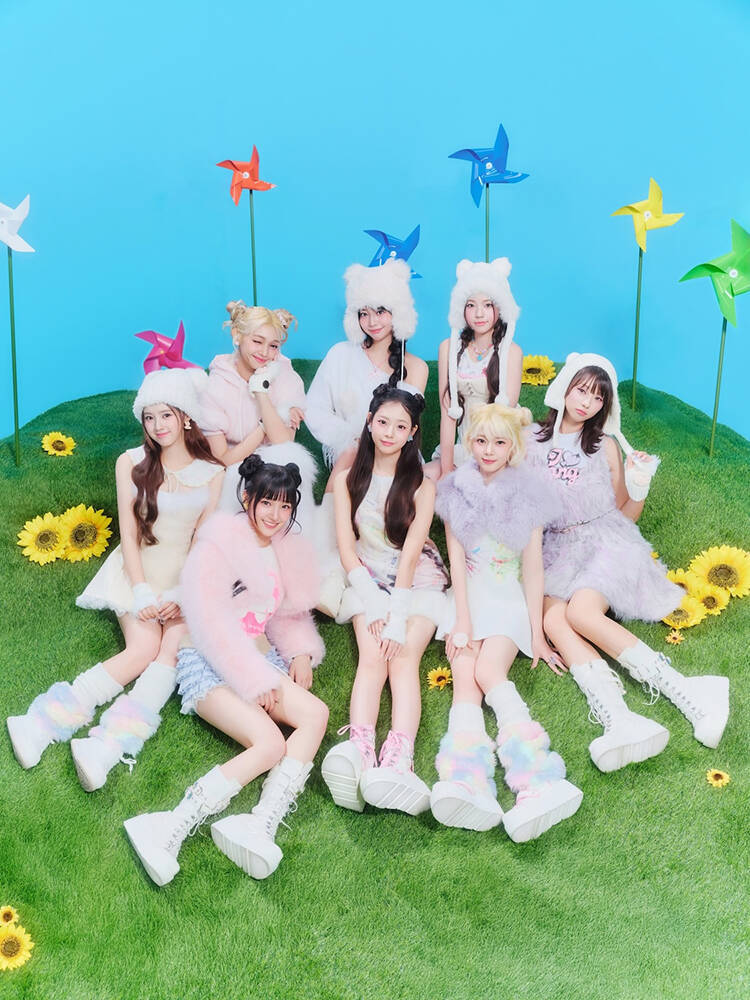 Snow Man佐久間大介らが白スーツでダンス。映画『スペシャルズ』ダンス動画＆挿入歌リスト公開