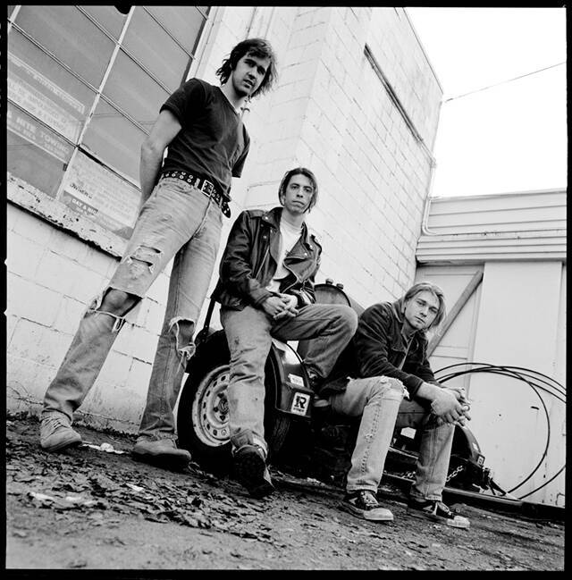 前髪を垂らしたバットマンとカート・コバーン。映画『THE BATMAN』に宿るグランジの精神