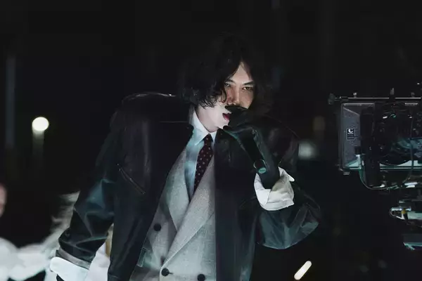 「米津玄師“IRIS OUT”“さよーならまたいつか！”『NHK紅白歌合戦』パフォーマンス映像公開」の画像