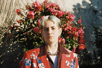 世界的ポップスターが求めるエイリーズ・モロスとは何者か？　ロンドン在住デザイナーの仕事哲学