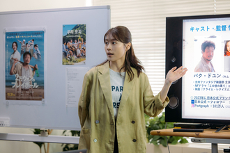 映画『さとこはいつも』本編映像到着。「日本の映画ポスター、なんでこうなるの？」論争の裏側
