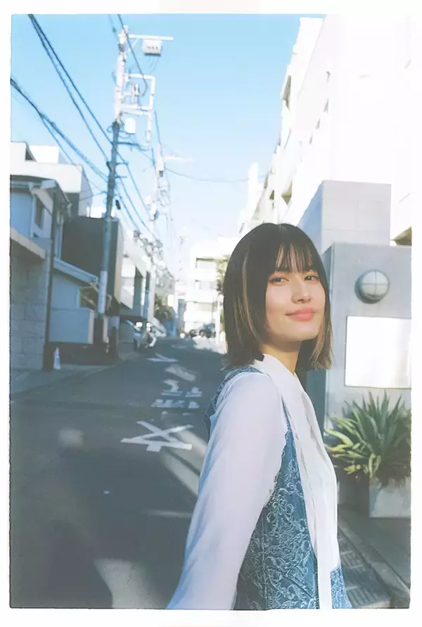 「橋本愛が社会に向けて発信する理由。「知ることから逃げない」と決めた20代と、表現にかける思い」の画像