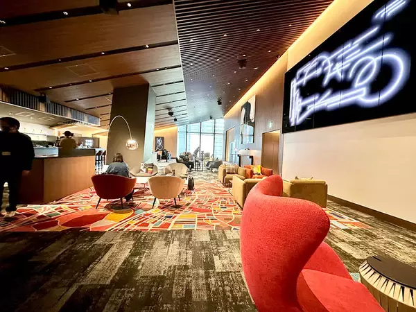 「坂本龍一が音響を監修。こだわりが詰まった映画館『109シネマズプレミアム新宿』の内部をレポート」の画像