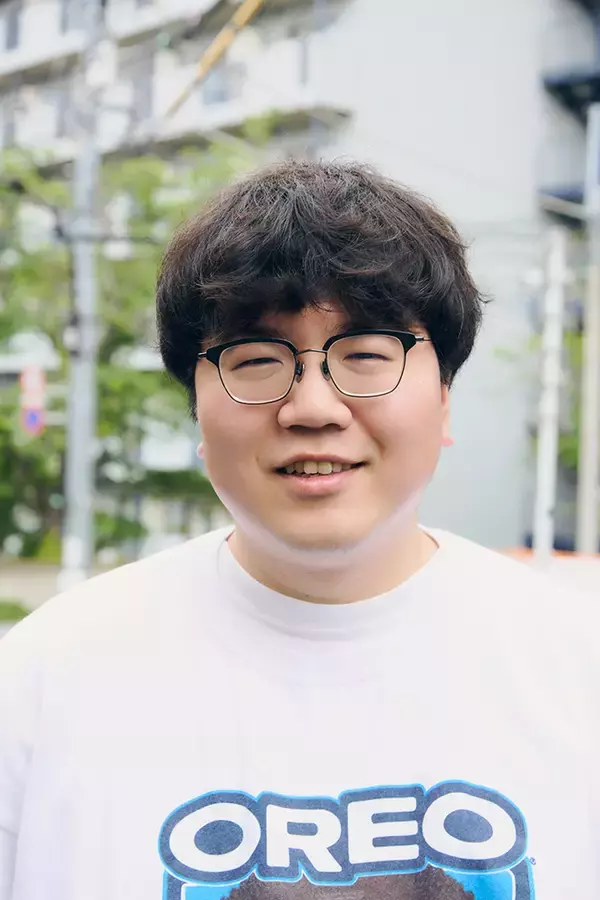 「大前粟生×佐伯ポインティが語る、男らしさ問題。笑いは「暴力」も「イジリ」に変えてしまう」の画像