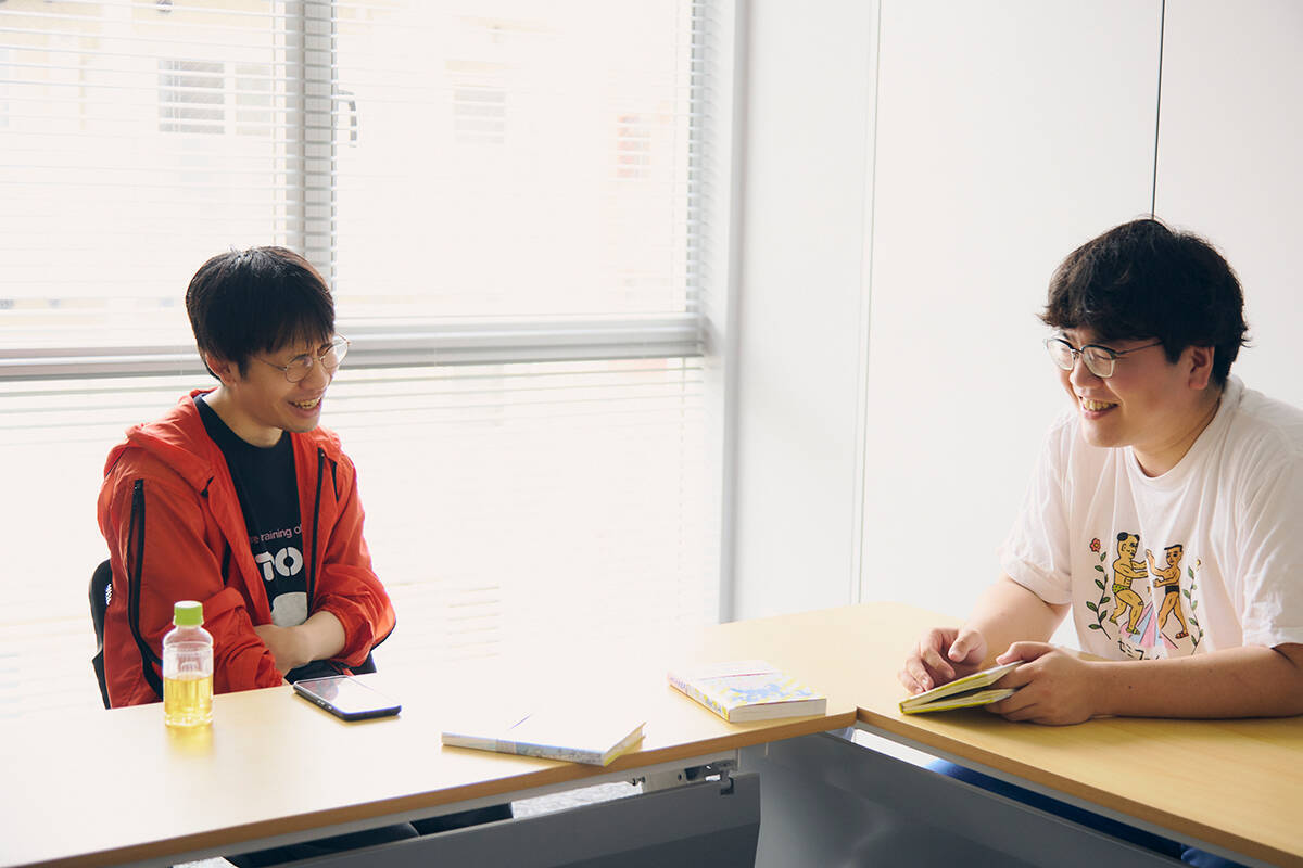 大前粟生×佐伯ポインティが語る、男らしさ問題。笑いは「暴力」も「イジリ」に変えてしまう