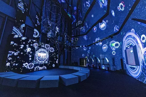 『攻殻機動隊』30周年を記念した展示の見所を紹介。私たちは何に「ゴースト」を感じるのか