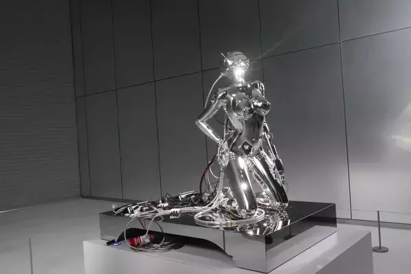 「『攻殻機動隊』30周年を記念した展示の見所を紹介。私たちは何に「ゴースト」を感じるのか」の画像