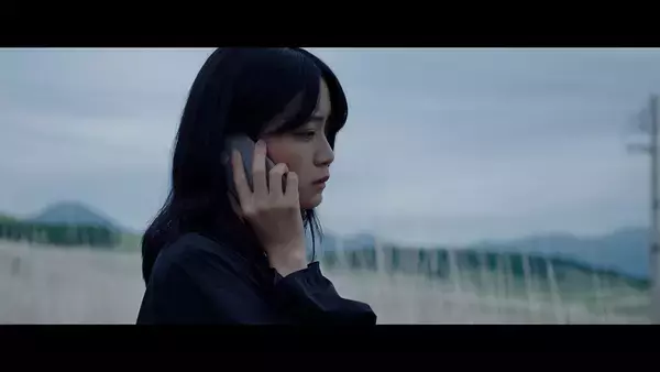「King Gnu井口理主演映画『逃げろお嬢さん』推しを守ろうと奮闘する男の一日を切り取った場面写真」の画像