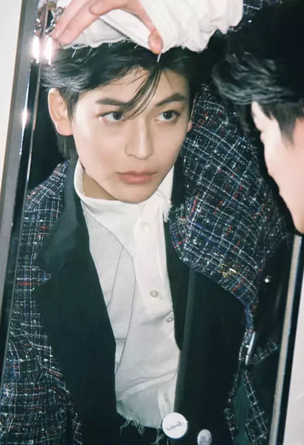 「BiSHが『装苑』衣装特集号で思い入れのある衣装を身に着けて座談会。高橋文哉、齋藤飛鳥らも登場」の画像