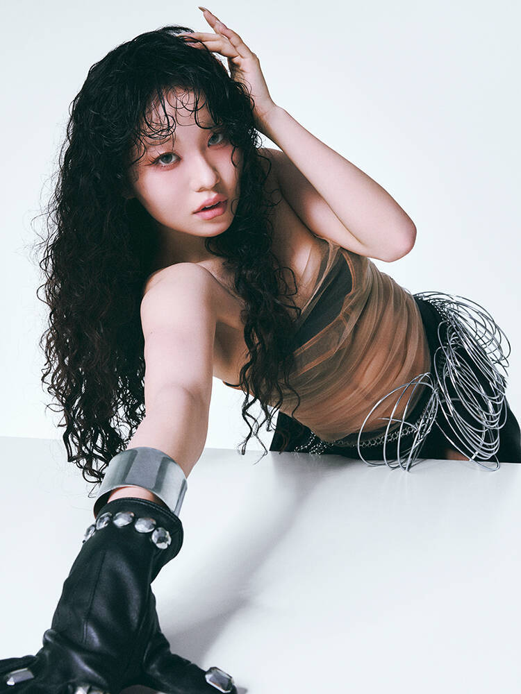 HANA、7か月ぶり新曲“Slidin”を10月29日にリリース。ジャケットはMAHINAの描き下ろし