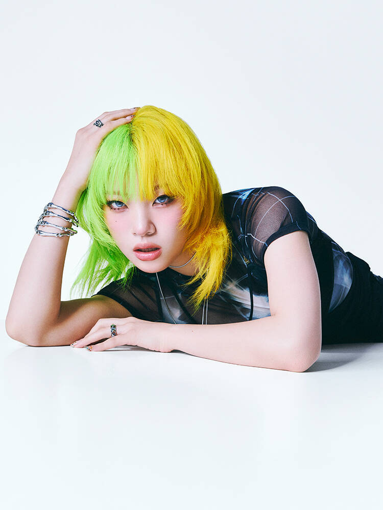 HANA、7か月ぶり新曲“Slidin”を10月29日にリリース。ジャケットはMAHINAの描き下ろし