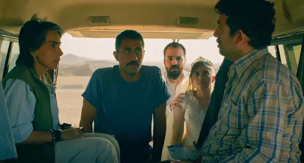 「イランでは、怒りというエネルギーを笑いに転換する。イランと日本を映画でつなぐ翻訳者に聞く」の画像
