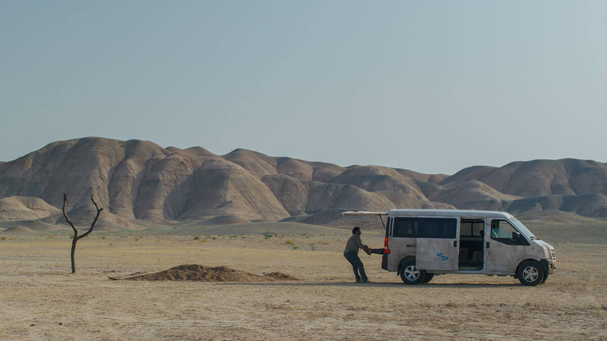 イランでは、怒りというエネルギーを笑いに転換する。イランと日本を映画でつなぐ翻訳者に聞く