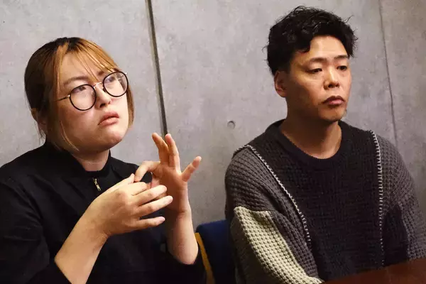 「ろう者とクルド人の「小競り合い」を描く。わかりあえないことを受け入れた映画『みんな、おしゃべり!』制作秘話」の画像