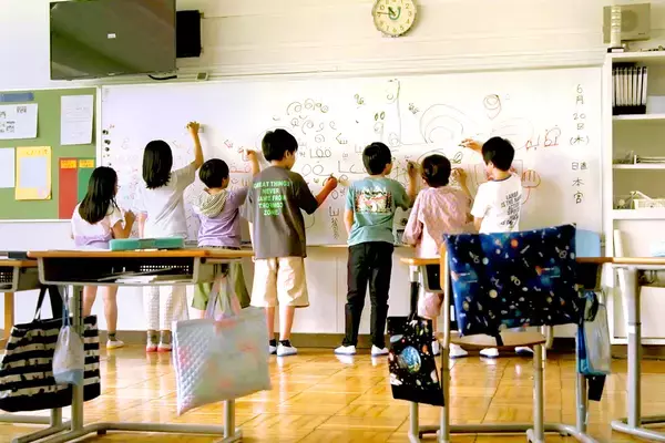 「ろう者とクルド人の「小競り合い」を描く。わかりあえないことを受け入れた映画『みんな、おしゃべり!』制作秘話」の画像