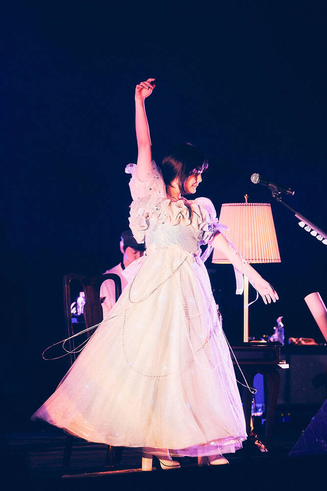 吉澤嘉代子のライブアルバム『若草六花』が8月発売。秋にはアコースティックツアー開催