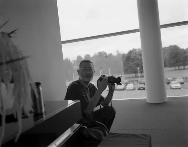 「『ブゴニア』ランティモス監督の撮影風景を、写真担当JIMAに聞く。見どころは？エマ・ストーンは？」の画像