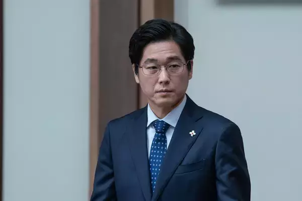 「松山ケンイチ主演ドラマ『テミスの不確かな法廷』に鳴海唯、恒松祐里、市川実日子、遠藤憲一ら」の画像