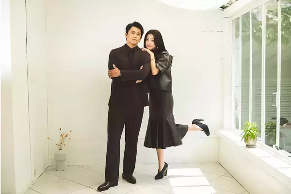 「Netflix『匿名の恋人たち』小栗旬×ハン・ヒョジュのカップルフォト＆赤西仁、中村ゆりも参加のトーク映像」の画像