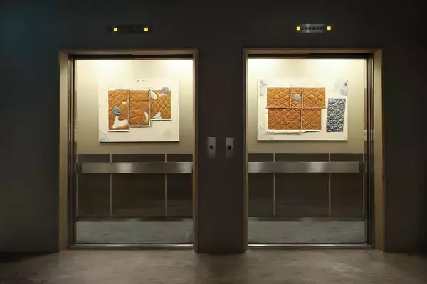 「ホテルの地下に「見せる収蔵庫」が？未知の才能と出会うKAIKA 東京のアワードレポ」の画像