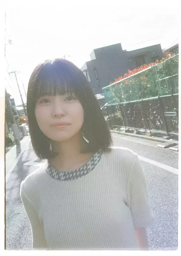 「上村窓写真連載vol.3『どこだよここは だれだよきみは』〜冨樫優花と街を歩く〜」の画像